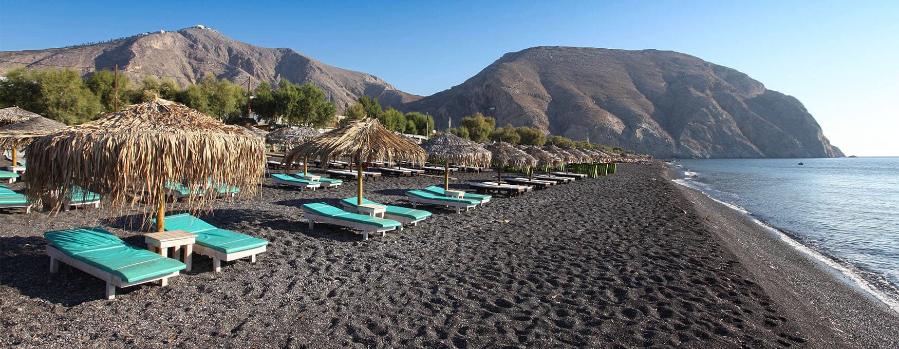 Santorini’s beaches