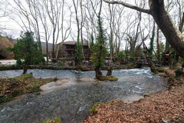 El Parque de Agios Nikolaos en Naousa
