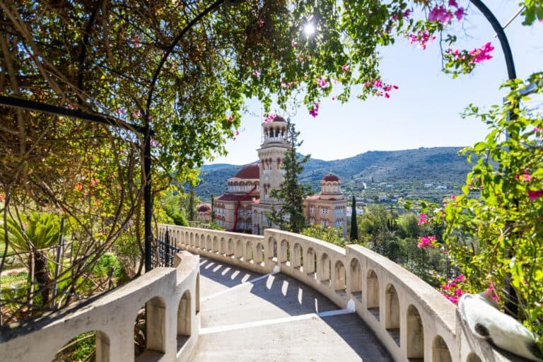 Εκκλησίες και μοναστήρια της Αίγινας