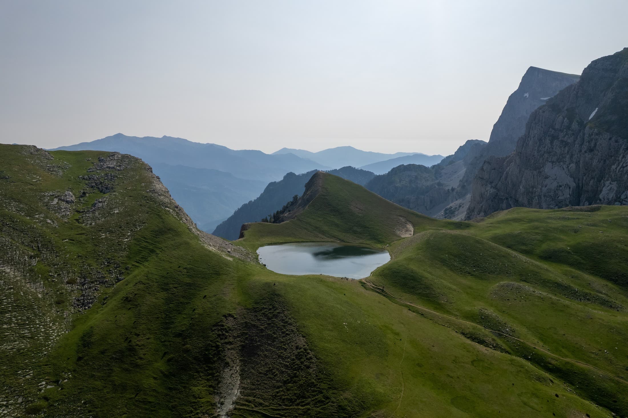Les lacs-dragons (Drakolimnes) des montagnes grecques