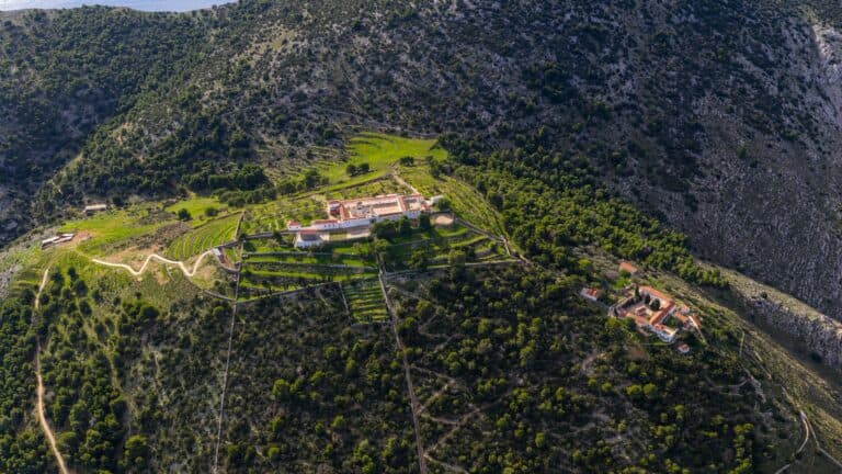 Εκκλησίες και μοναστήρια της Ύδρας