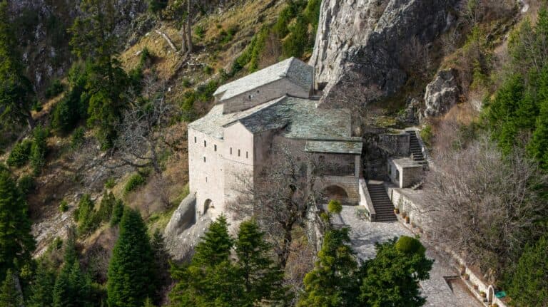 Sacro Monastero di Panagia Pelekiti, Lago Plastira