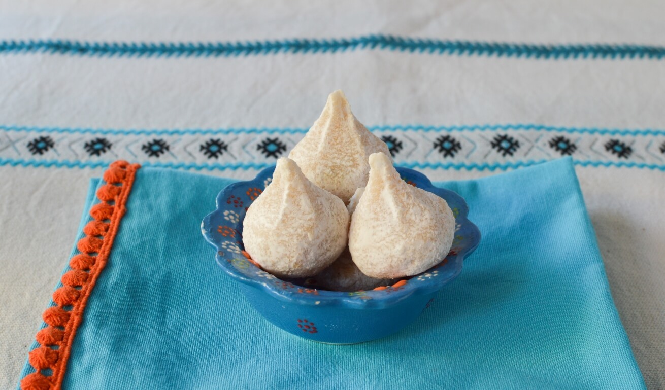 Amygdalota, greek almond cookies from the islands