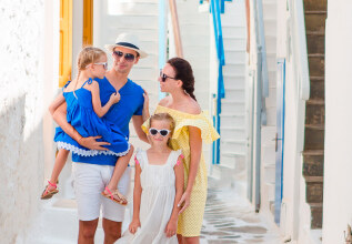 s_591950804_family_1920_752