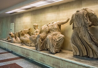 d_254247652_athensmetrobackintime-acropolis_555x360