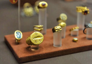 d_410802866_timelessgreekelegance-jewellery_555x360