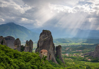 i_1208980963_meteora_555x360