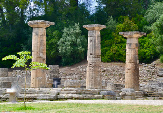 i_1281147545_ancientolympia-hera_555x360