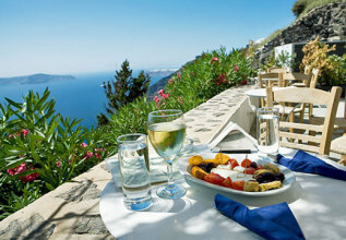 i_514401549_cycladiccuisine-santorini_555x360