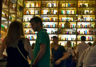 kakarouhas_8272_goingout-athensnightlife_555x360