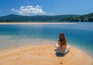 merakos_001_beaches-halkidiki-vourvourou_555x360