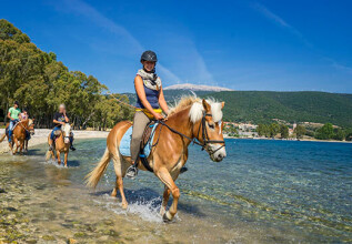 merakos_01_horsebackriding-kefalonia_555x360