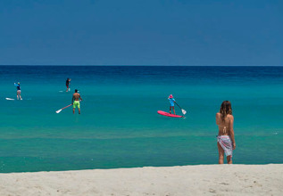 merakos_02_ikariabeaches_555x360