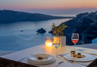 merakos_03_santorini-wine_555x360