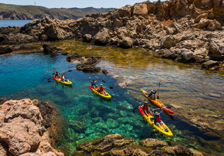 merakos_03_youthtrips-mykonos-kayak_555x360