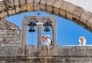 merakos_05__monasteries-patmosholyplaces_555x360