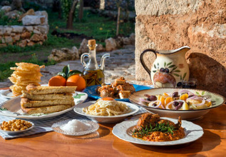 merakos_05_localflavoursofthegreekcuisine_555x360