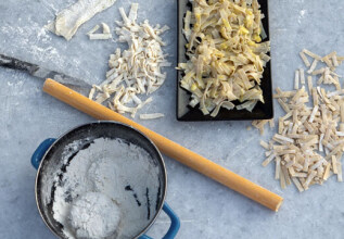 merakos_07_traditionalpasta_555x360c