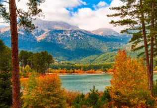 s_1274913310_lake_doxa_555_360