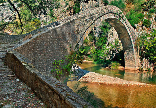 s_1294570753_tripmountainousnafpaktia-artotiva_555x360