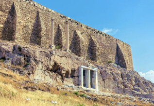 s_1926190925_acropolis-walls_555x360