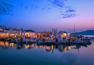 s_1979628071_parosnightlife_555x360