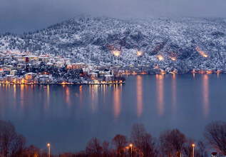 s_2073726791_christmasdestinations-kastoria_555x360