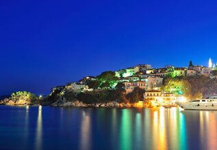 s_60550678_goingoutskiathos_555x360