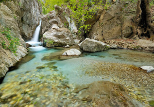 s_80310769_mountaineeringintaygetos_555x360