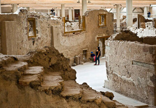 skoulas_15-2336_santoriniakrotiri_555x360